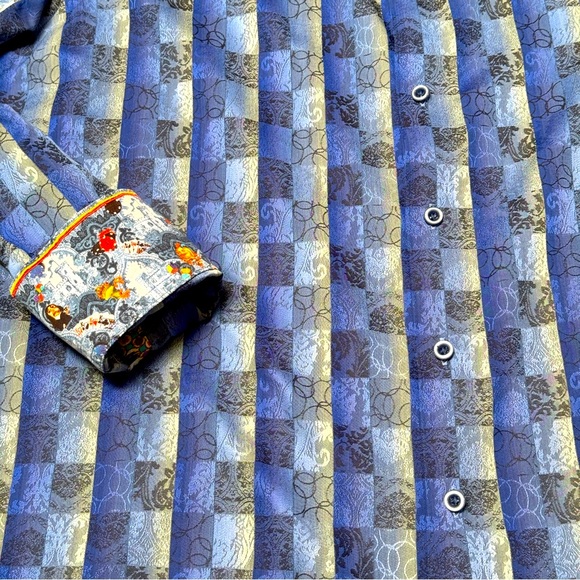 Robert Graham long sleeved button up - Picture 3 of 5